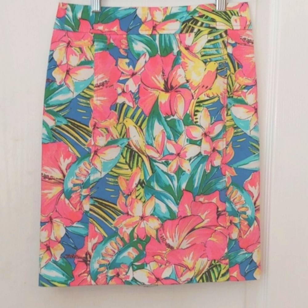 LOFT Ann Taylor Tropical Floral  Pencil Skirt.  00 petite. 🌺